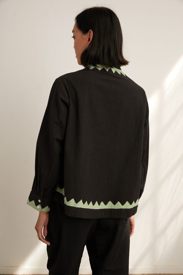 Alpha Buttondown- Zig Zag  Appliqué - Black Grasshopper Hot on Sale